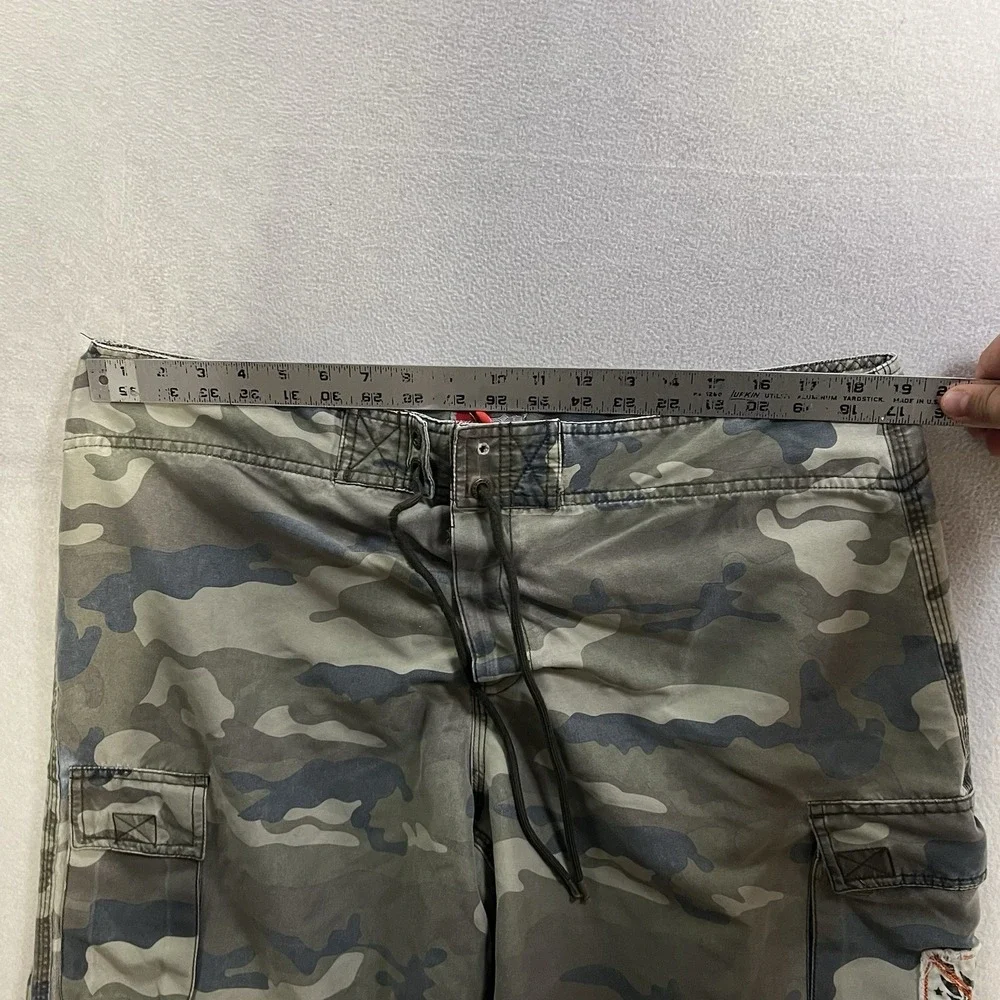 Mossimo Camo Board Shorts Swim Trunks Men's Size 38 Green Cargo Unlined Y2K